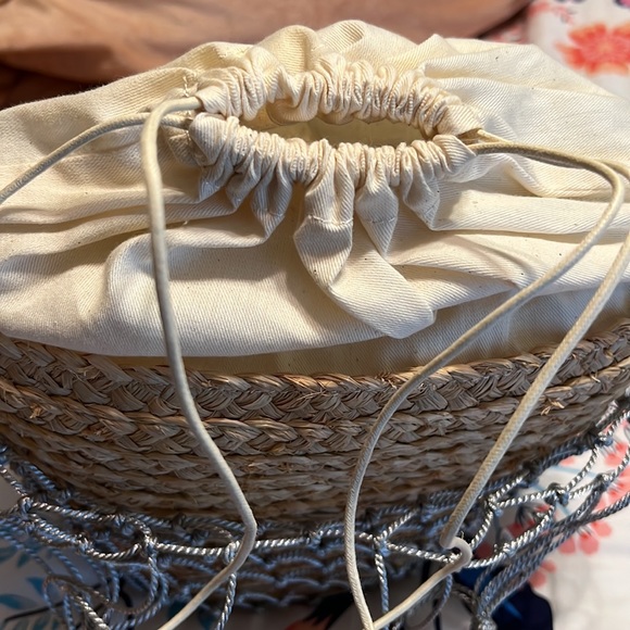 🎉HP🎉NWT J Crew Basket Bag in Metallic Silver - Picture 12 of 13